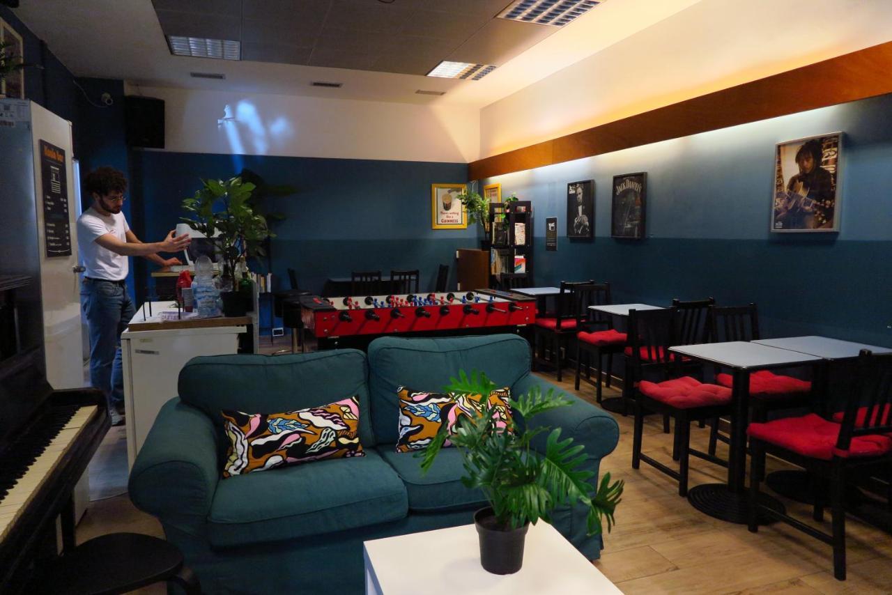 Koala Hostel Милано Екстериор снимка
