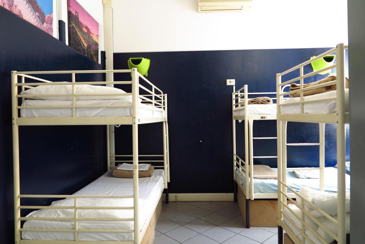 Koala Hostel Милано Екстериор снимка