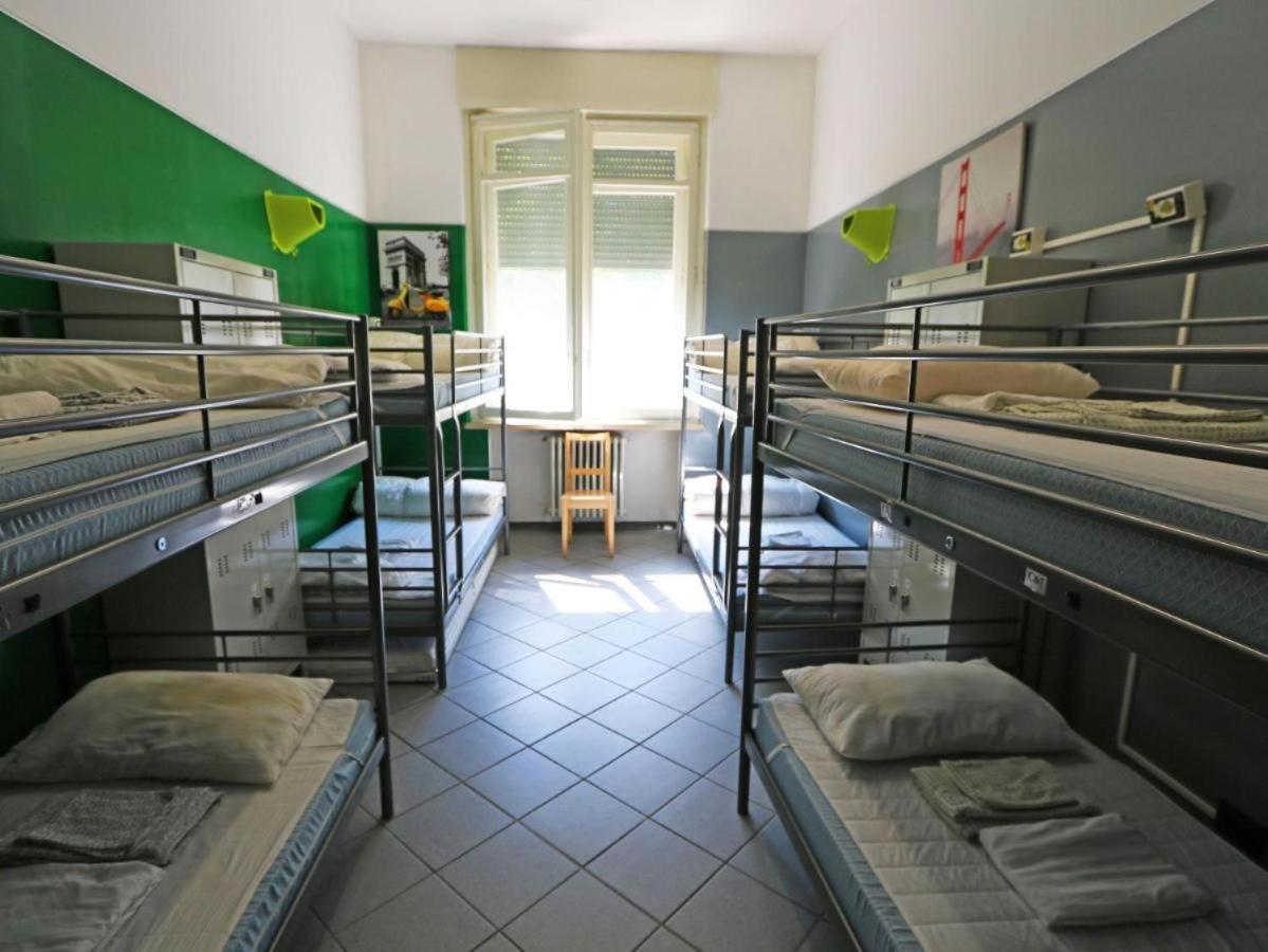 Koala Hostel Милано Екстериор снимка